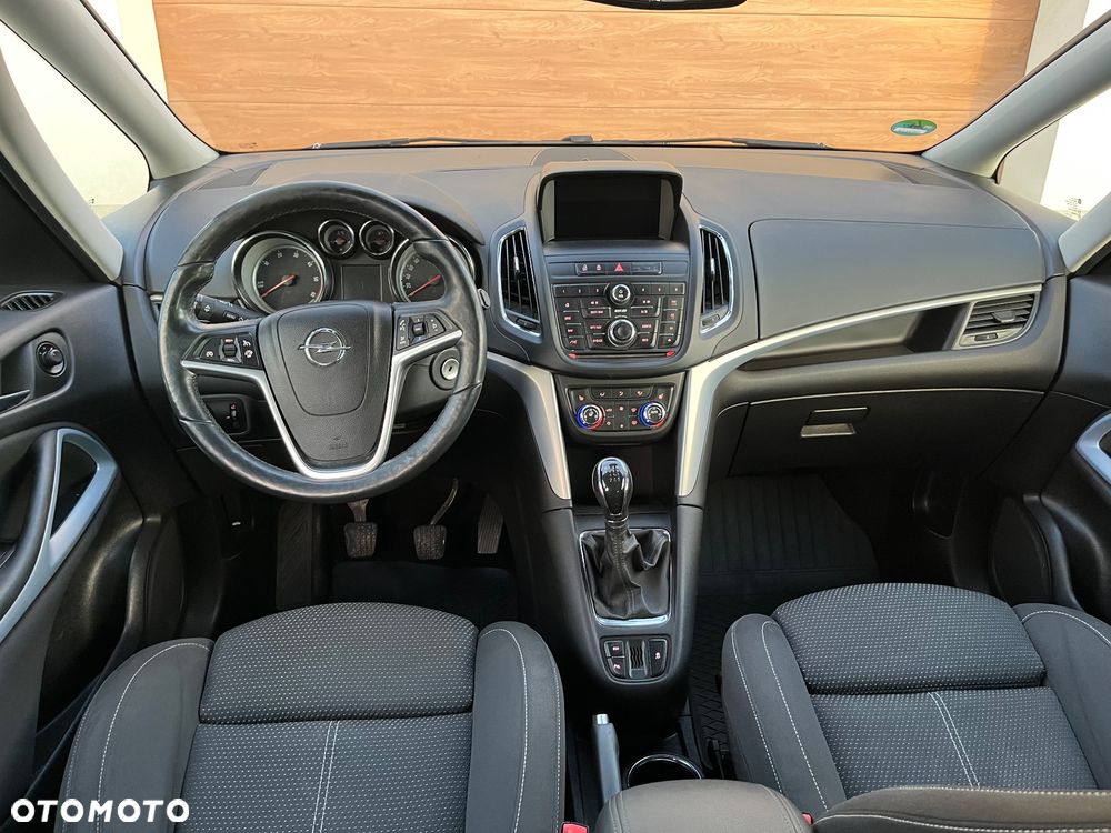 Opel Zafira - 11