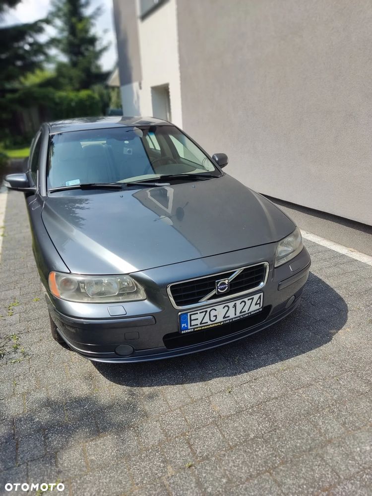 Volvo S60 T5 Momentum - 1