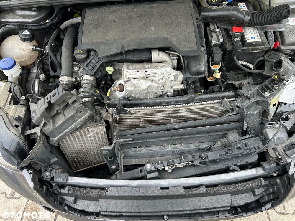 Peugeot 208 - 31