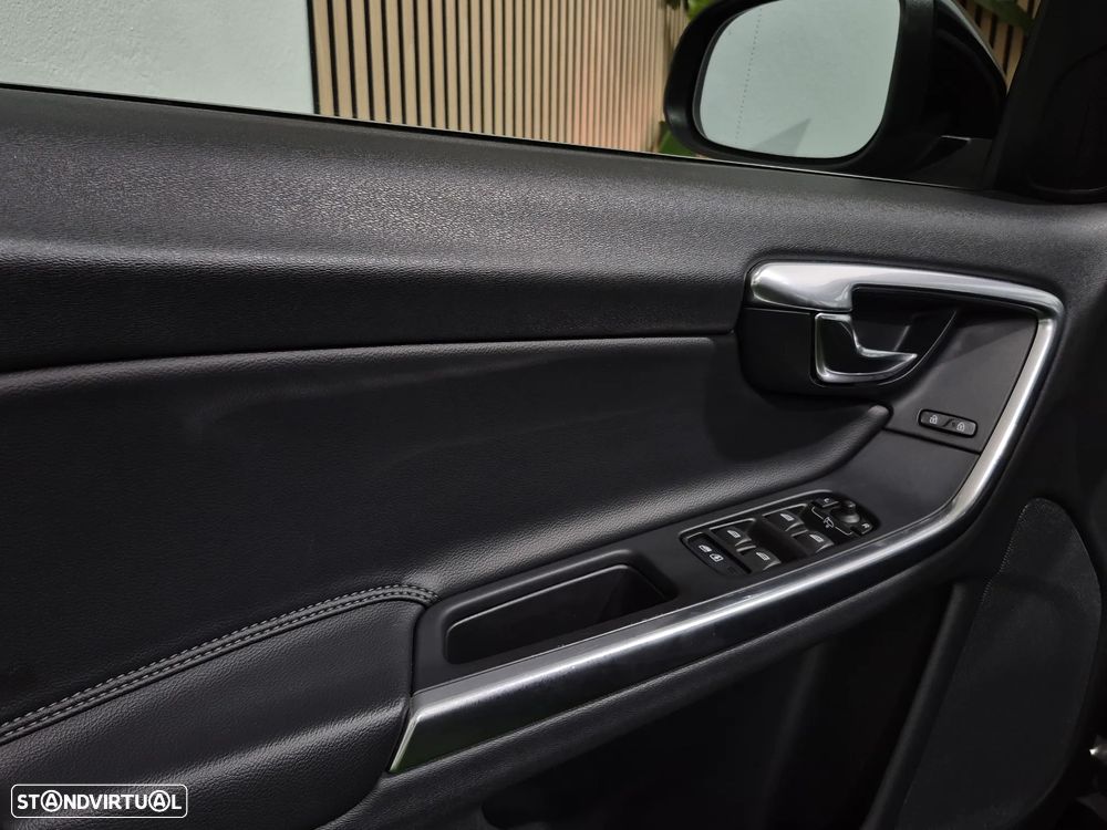 Volvo V60 1.6 D2 Momentum Eco Powershift - 23