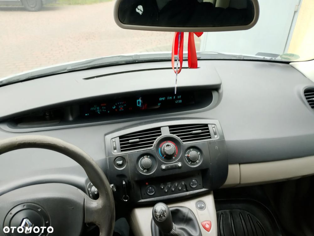 Renault Scenic 1.6 Confort Authentique - 6
