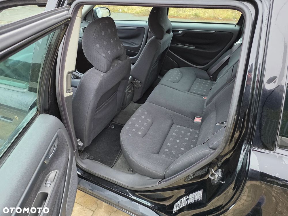 Volvo V70 2.4 Premium - 13