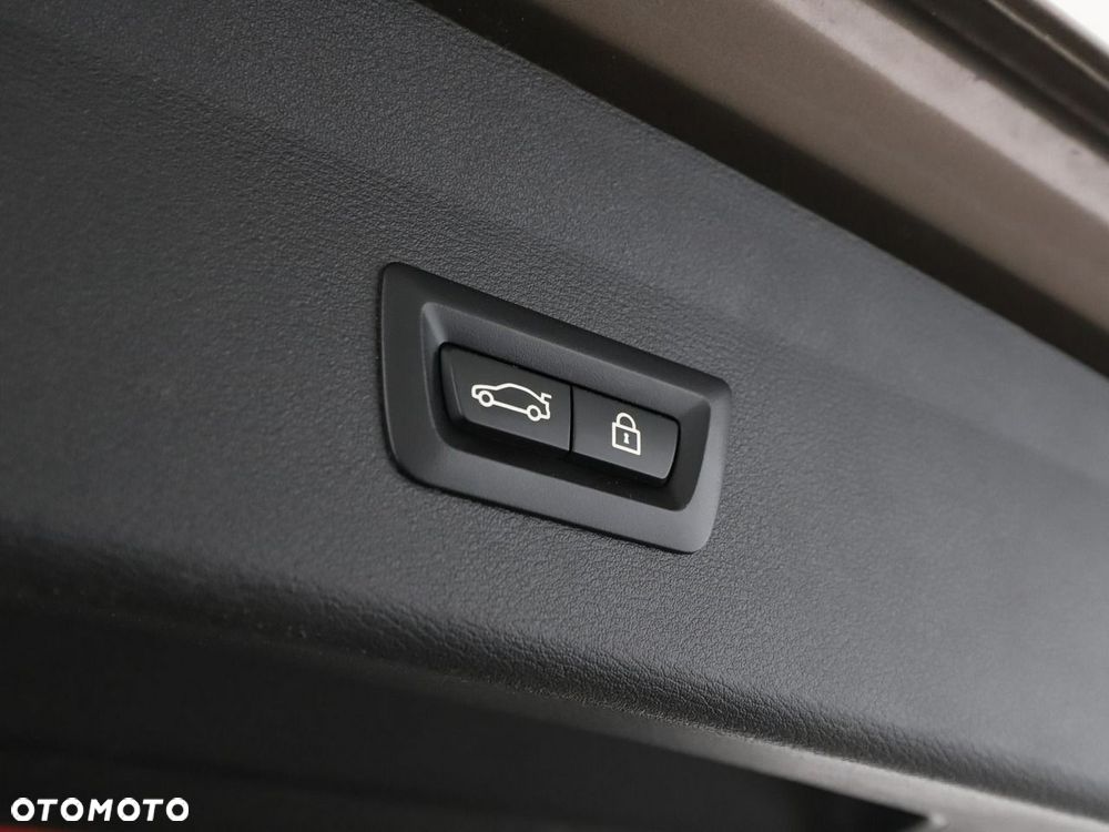 BMW X1 sDrive16d xLine - 39