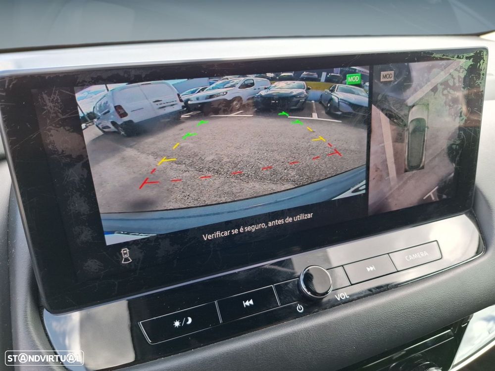 Nissan Qashqai 1.3 DIG-T N-Connecta LED+SKY Xtronic - 20