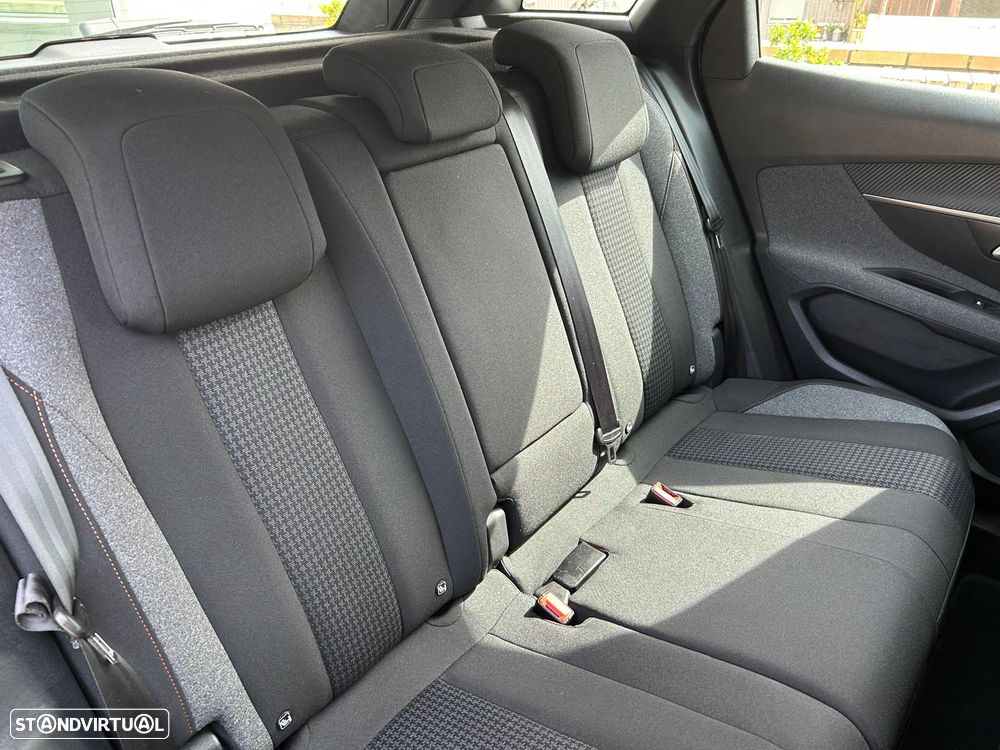 Peugeot 3008 1.2 PureTech Style - 23