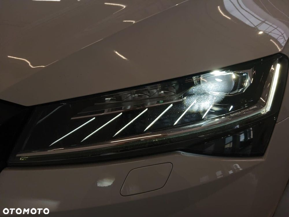 Skoda Superb 2.0 TDI SCR 4x4 Sportline DSG - 10