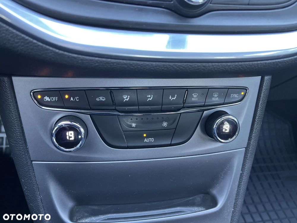 Opel Astra 1.4 T Enjoy - 19