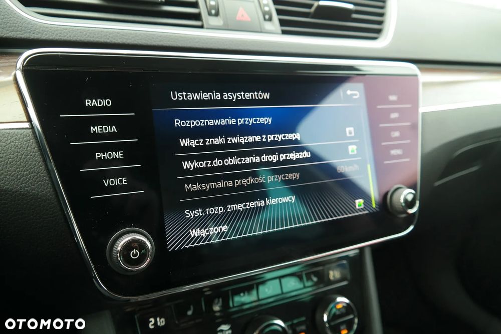 Skoda Superb 2.0 TDI SCR 4x4 Scout DSG - 26