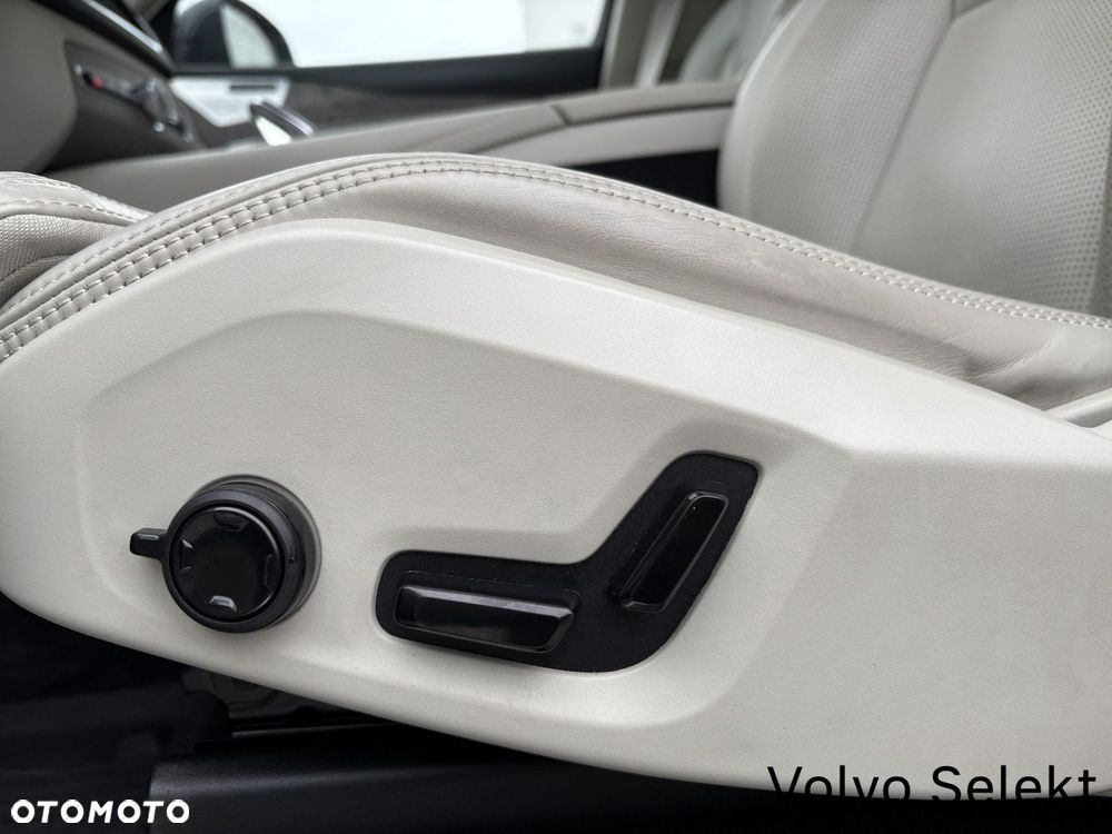 Volvo XC 90 - 11
