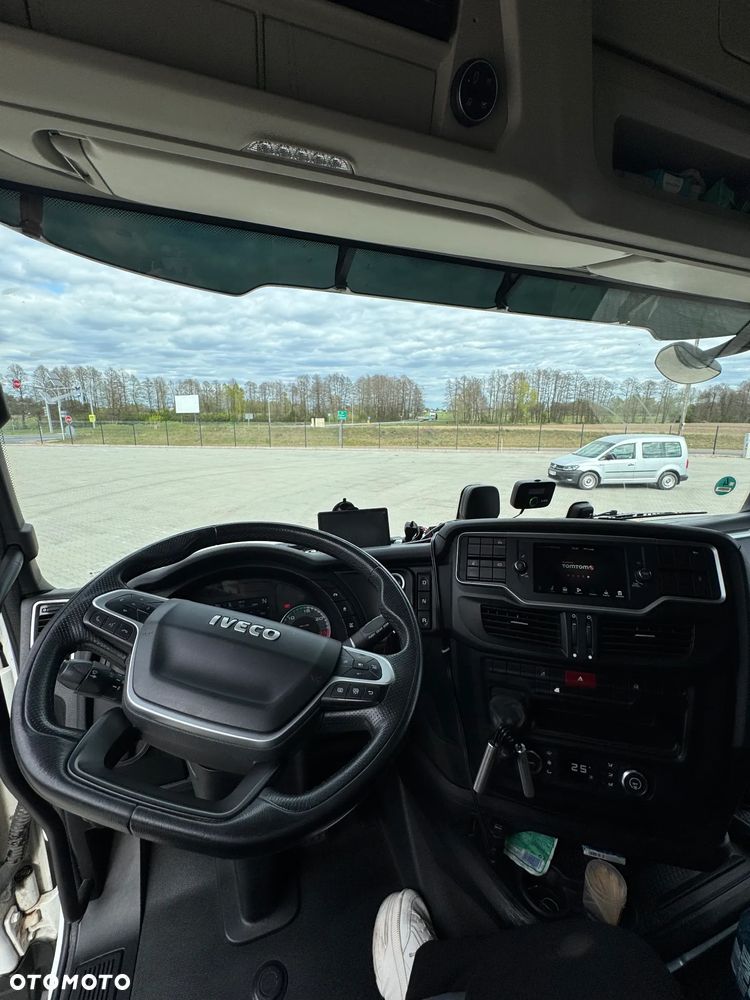 Iveco S-Way - 22