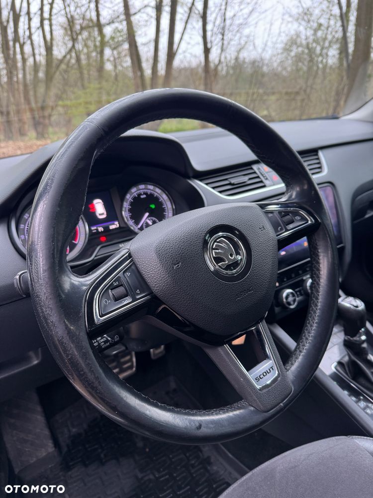 Skoda Octavia 2.0 TDI 4x4 DSG Scout - 19