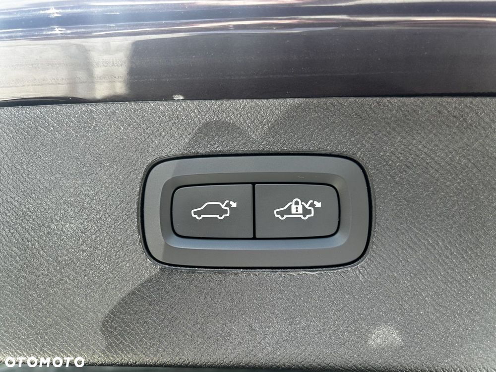 Volvo XC 90 - 31