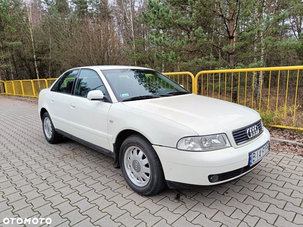 Audi A4 Limousine - 4