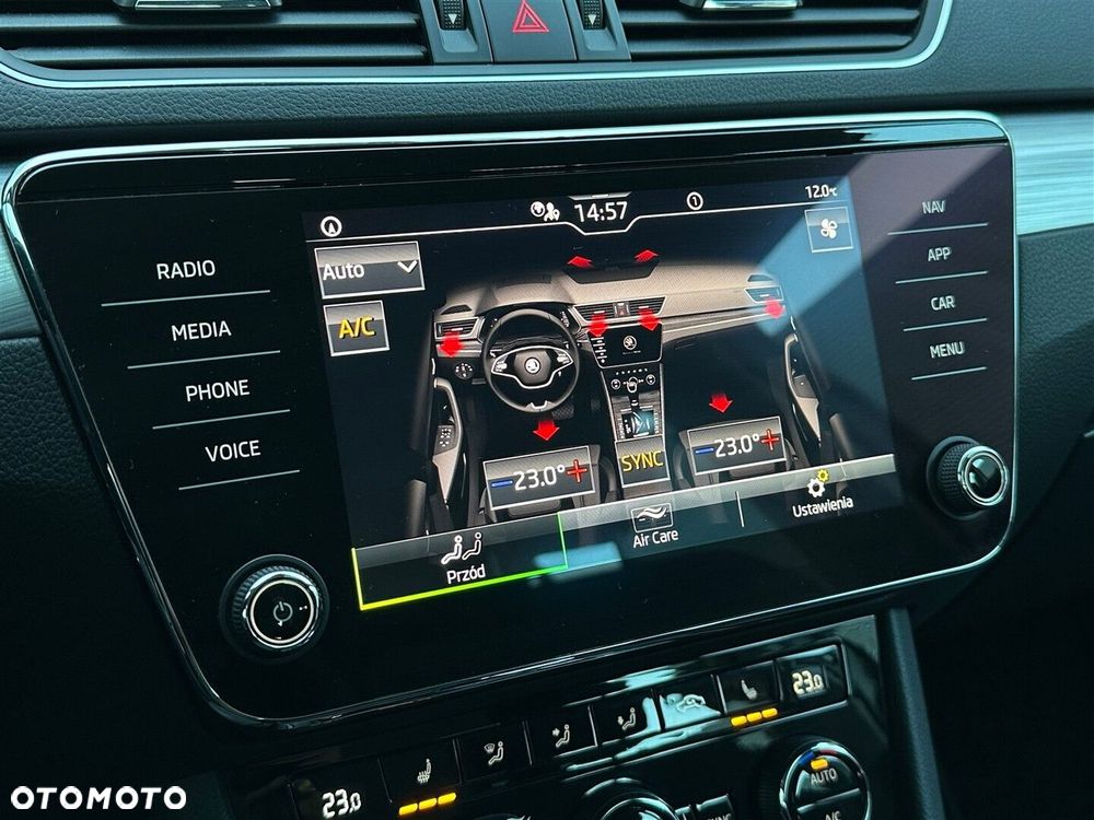 Skoda Superb 1.5 TSI Ambition DSG - 24