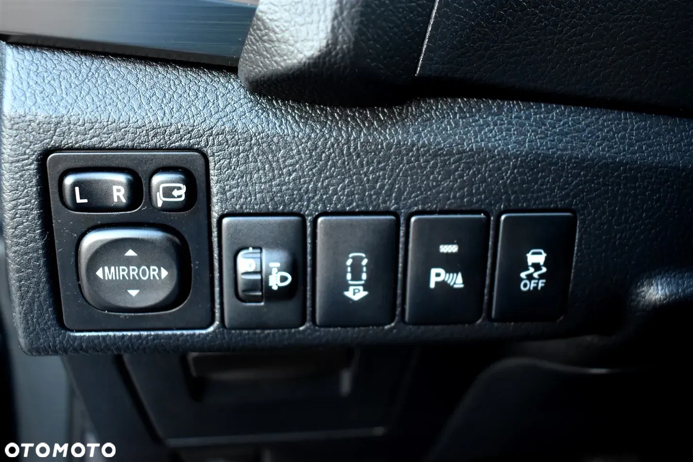 Toyota Auris 1.6 Sol - 26