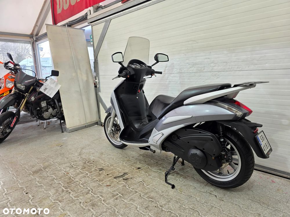 Peugeot Geopolis - 12