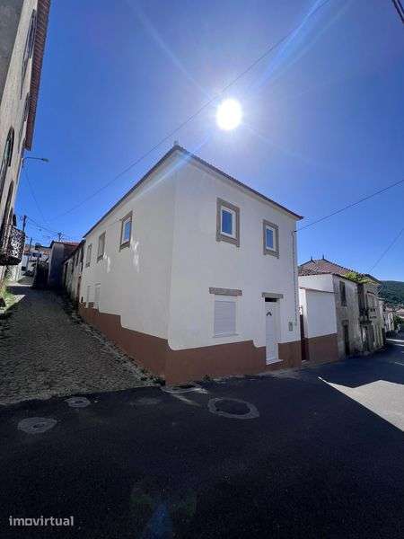 Moradia remodelada 2 pisos - Grande imagem: 2/12