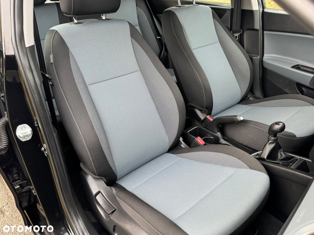 Hyundai i20 1.2 GO - 21