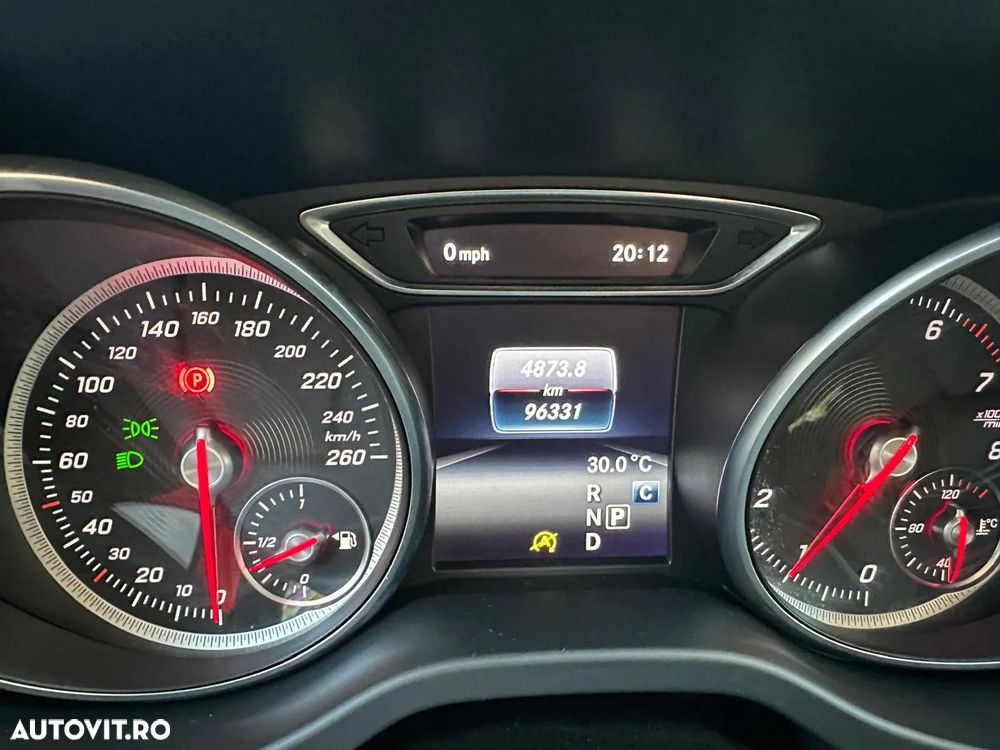 Mercedes-Benz CLA 180 7G-DCT - 33