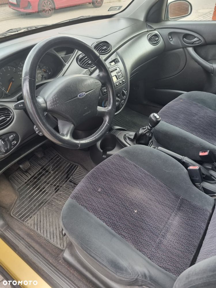 Ford Focus - 12
