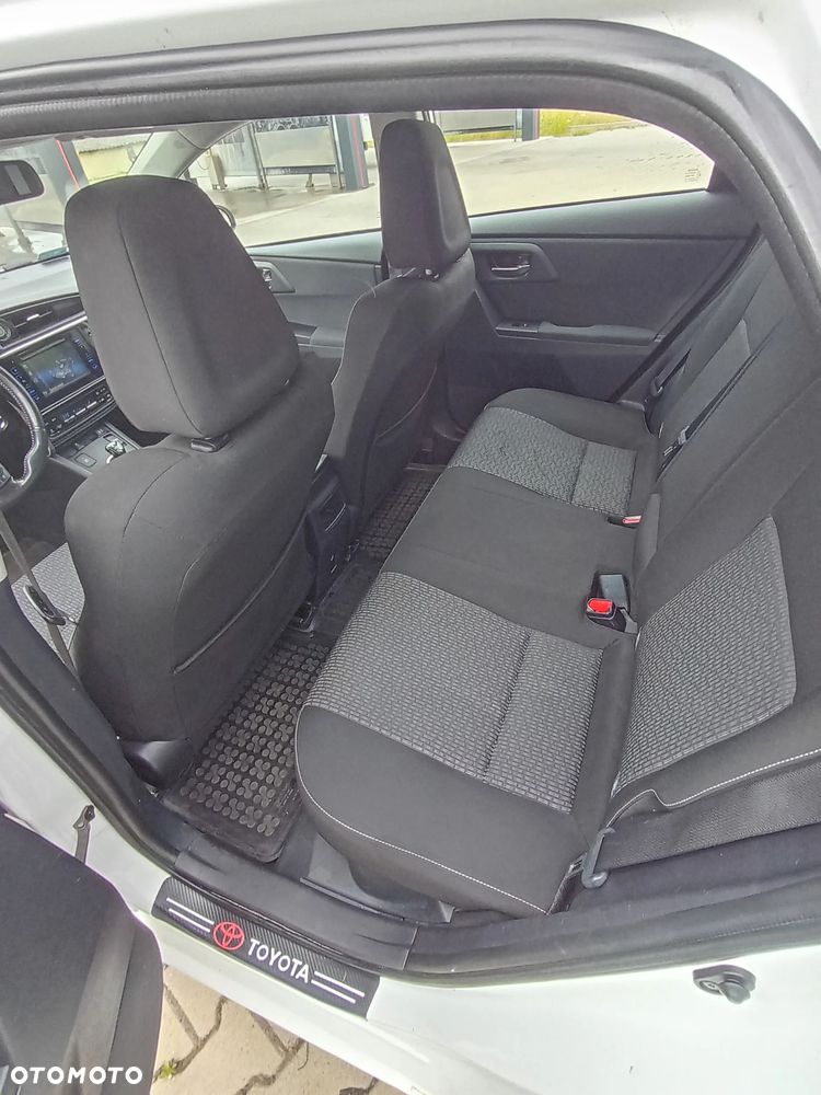 Toyota Auris 1.8 HSD Luna - 12