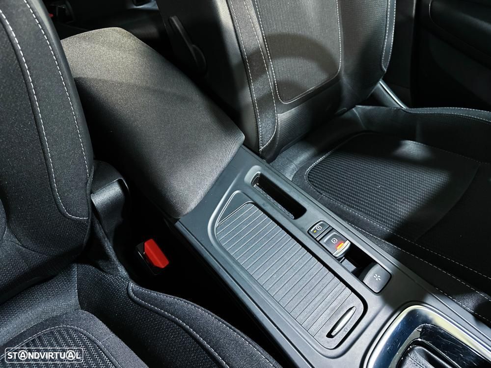Renault Mégane 1.6 Plug-In R.S. Line - 34