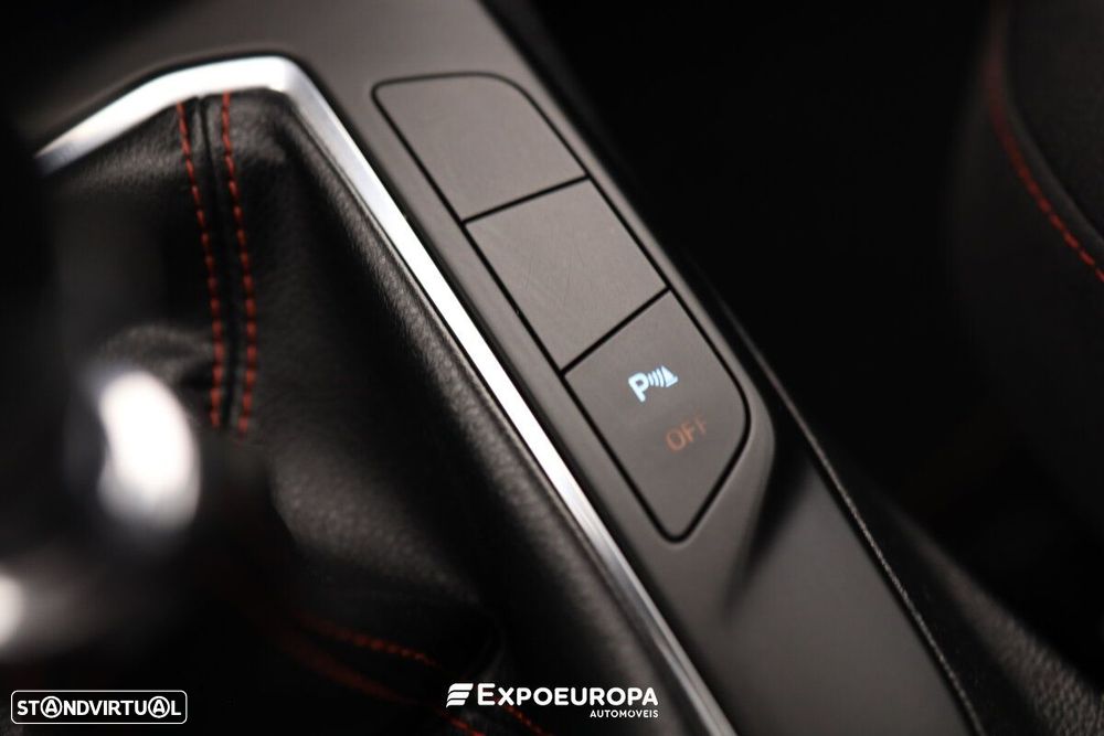 Ford Kuga 1.5 EcoBoost ST-Line X - 26