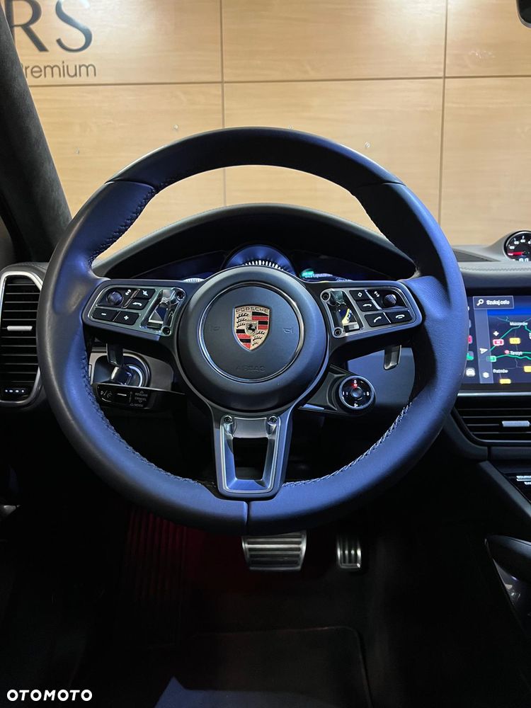 Porsche Cayenne - 21