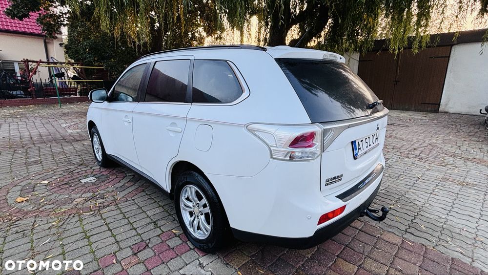 Mitsubishi Outlander - 3