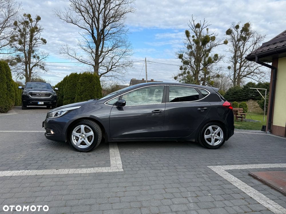 Kia Ceed - 3