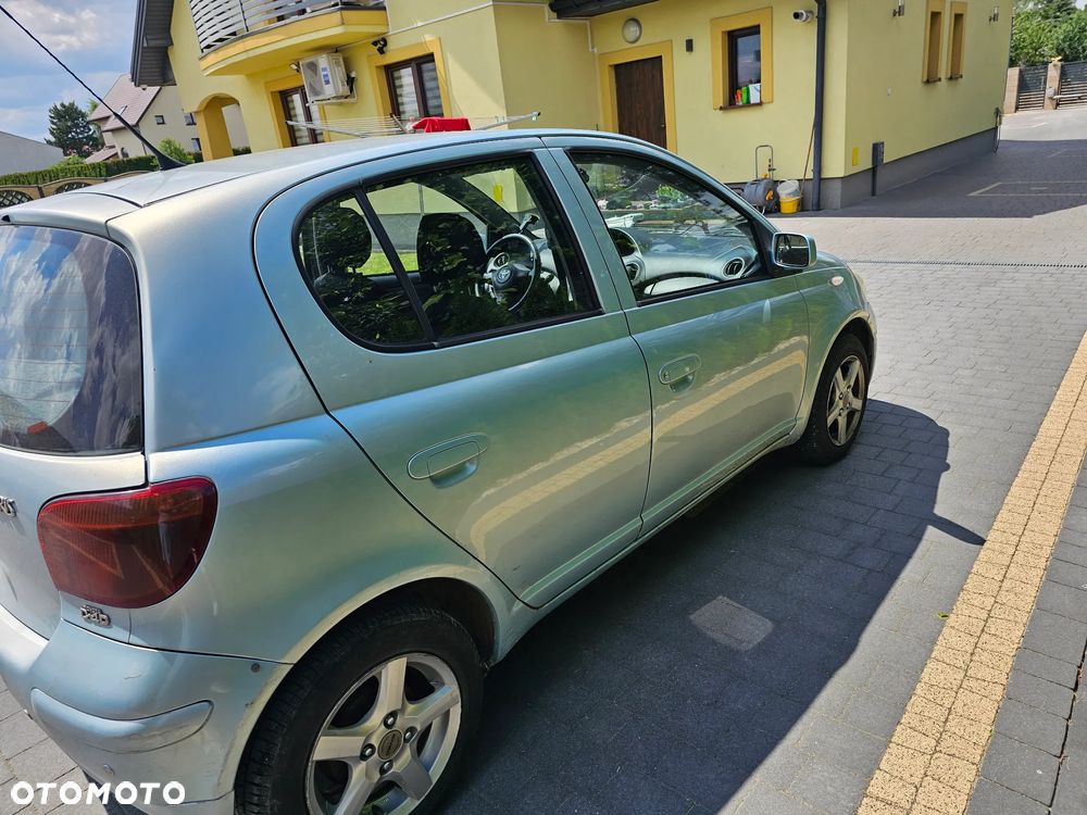 Toyota Yaris 1.4 D-4D Base - 9