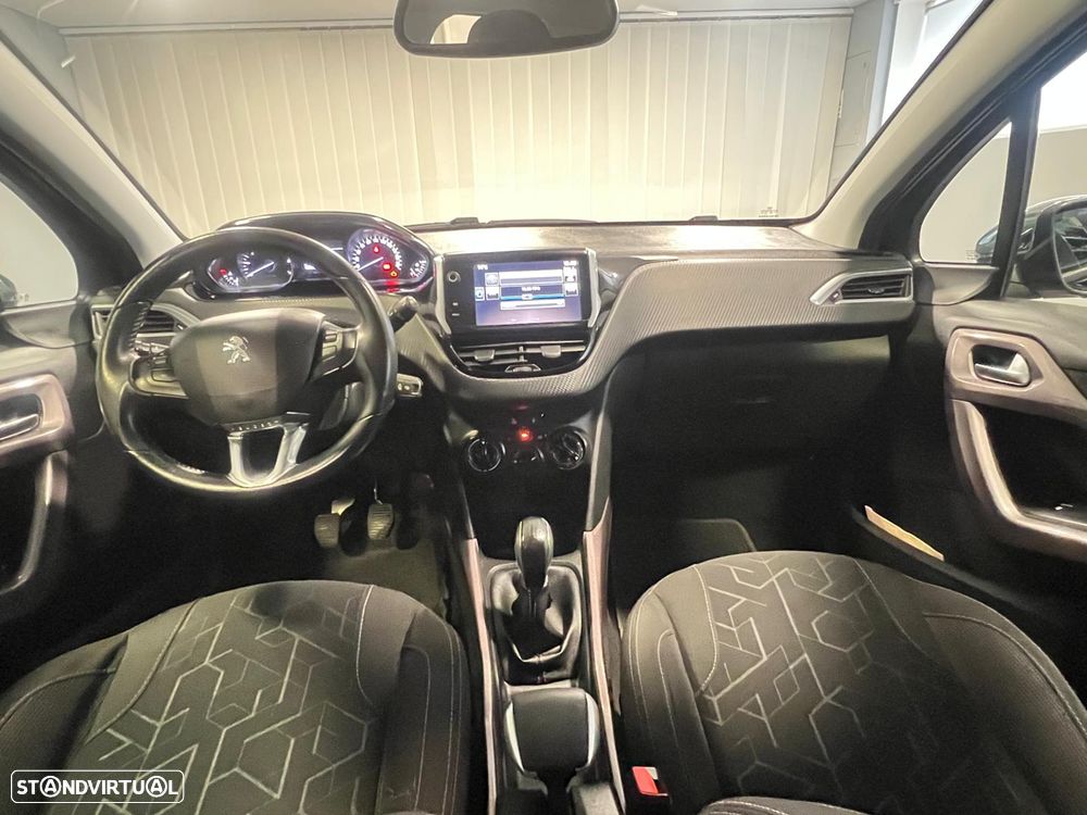 Peugeot 2008 1.2 PureTech Style - 4