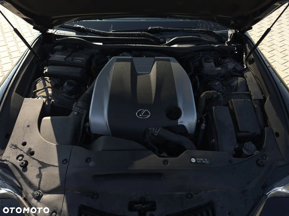 Lexus RC - 11
