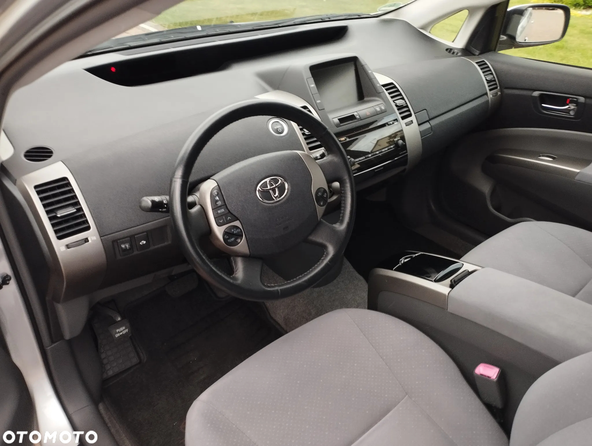 Toyota Prius - 12