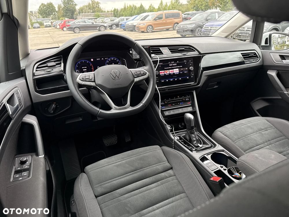 Volkswagen Touran - 13