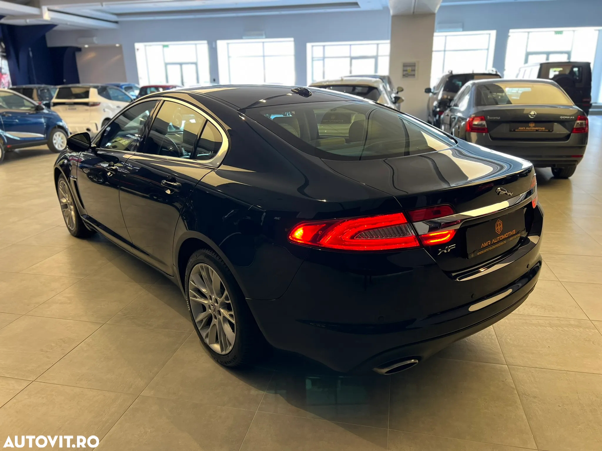 Jaguar XF 3.0 V6 Diesel Sportbrake - 6