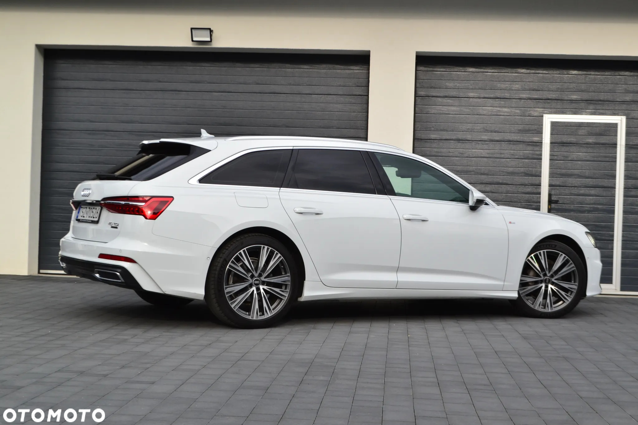Audi A6 Avant 40 TDI quattro S tronic S line - 17