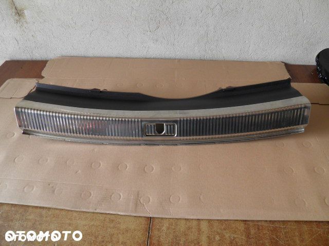 OSŁONA TYLNEGO PASA AUDI A5 SPORTBACK 8T8863513 - 2