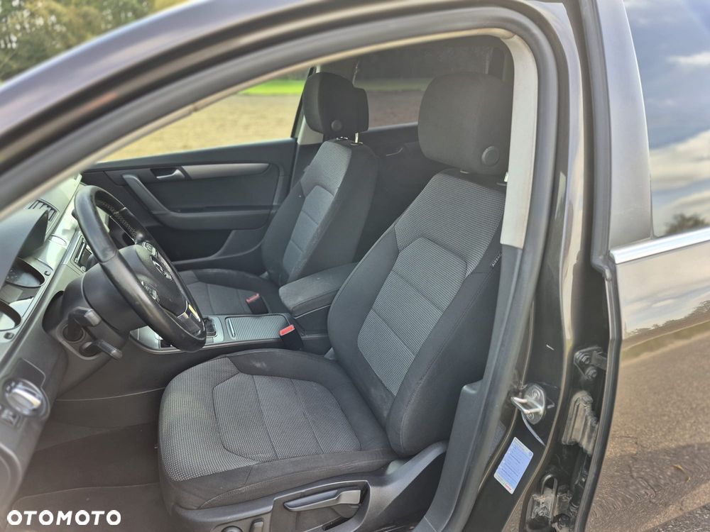 Volkswagen Passat 1.6 TDI Trendline - 8