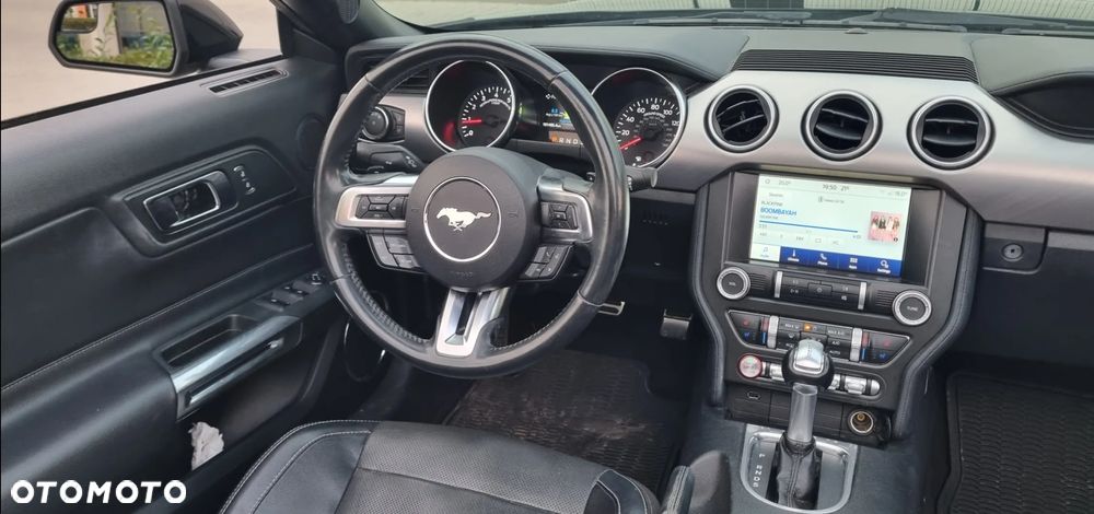 Ford Mustang - 7