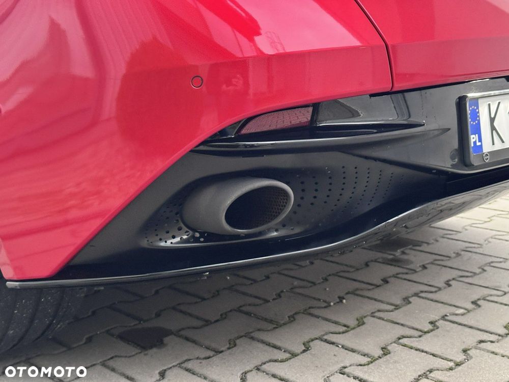 Aston Martin DB11 - 14