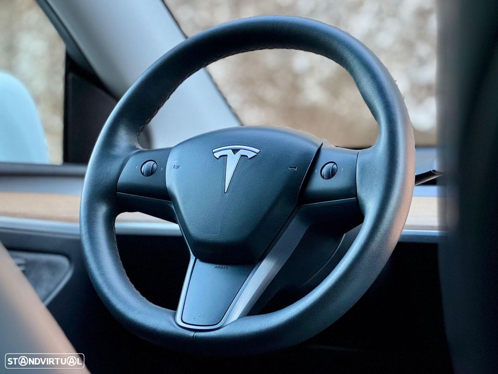 Tesla Model Y Long Range Dual Motor AWD - 35