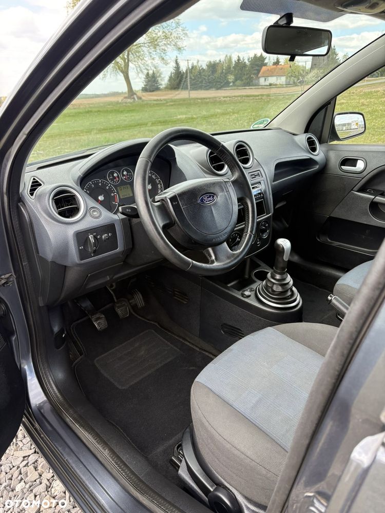 Ford Fiesta 1.4 TDCi Ambiente - 20
