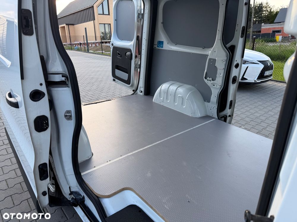 Renault Trafic - 21