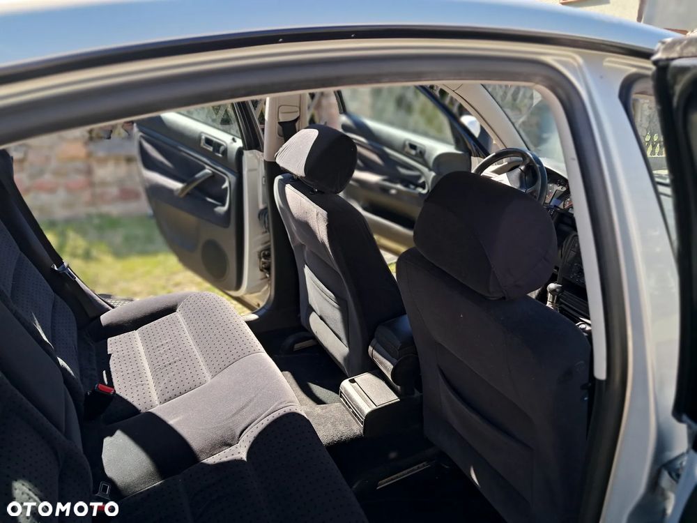 Volkswagen Passat - 5