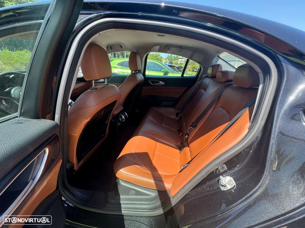 Alfa Romeo Giulia 2.2 Super - 16