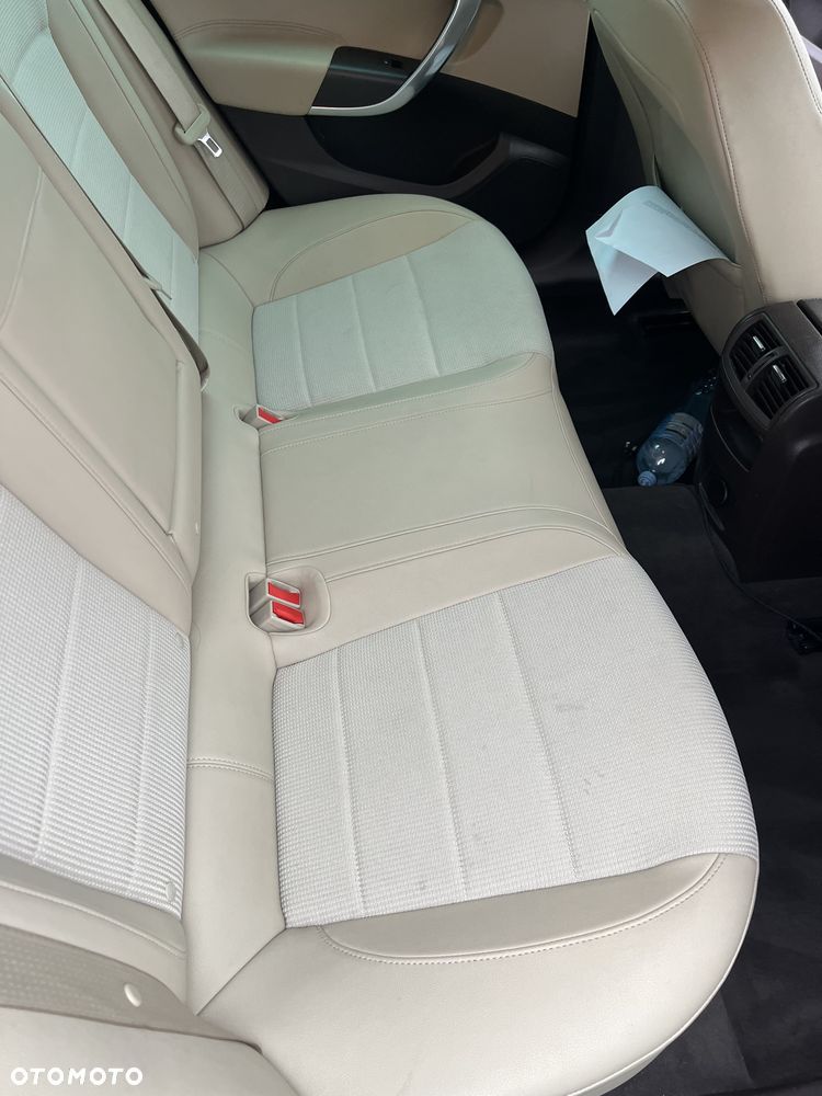 Opel Insignia 2.0 CDTI - 10