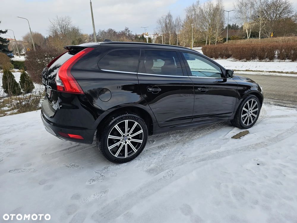 Volvo XC 60 D5 AWD Geartronic Summum - 18