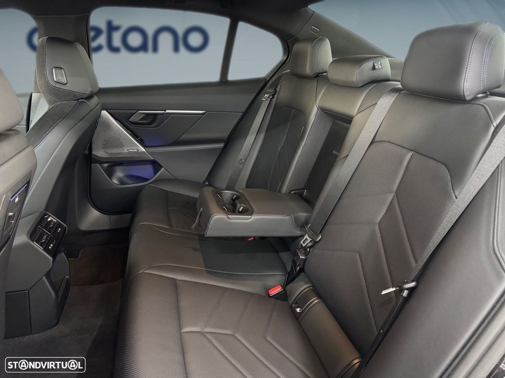 BMW 530 e Pack Desportivo M - 7