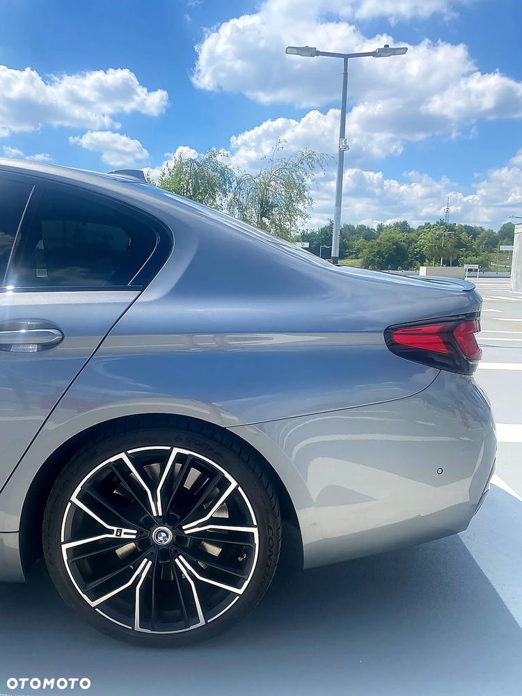 BMW Seria 5 M550i xDrive - 8